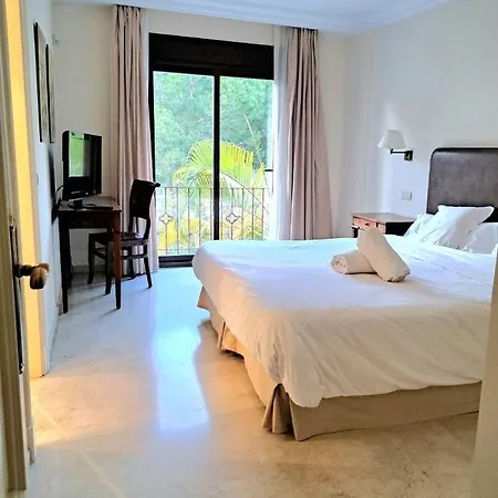 Paradis Au Bord De Marbella